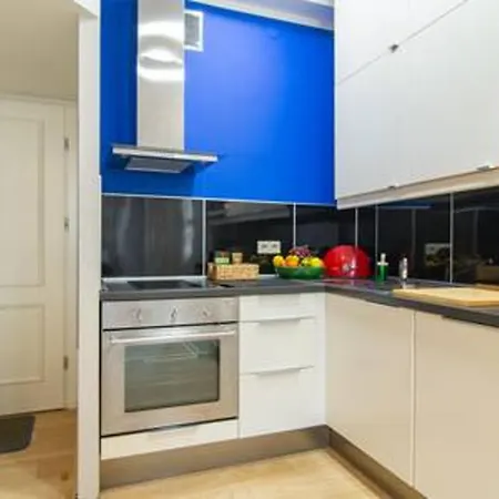 Regina, Boutique 1-bedroom By The Market Square *
