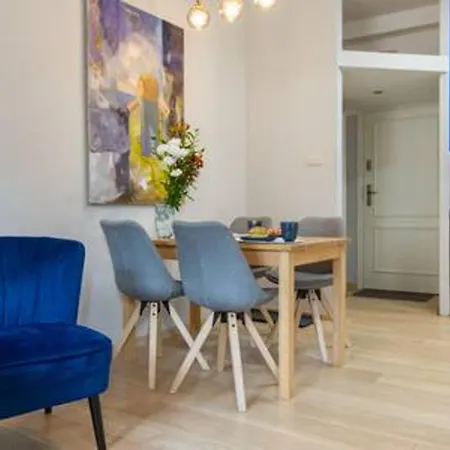 Apartmán Regina, Boutique 1-bedroom By The Market Square *
